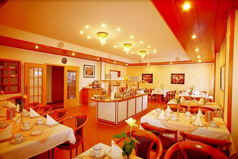 Hotel Am Schwedenkai Kiel Bagian luar foto